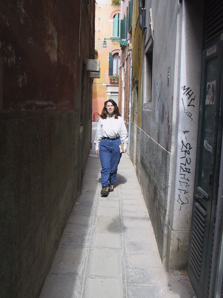 venice_walkway